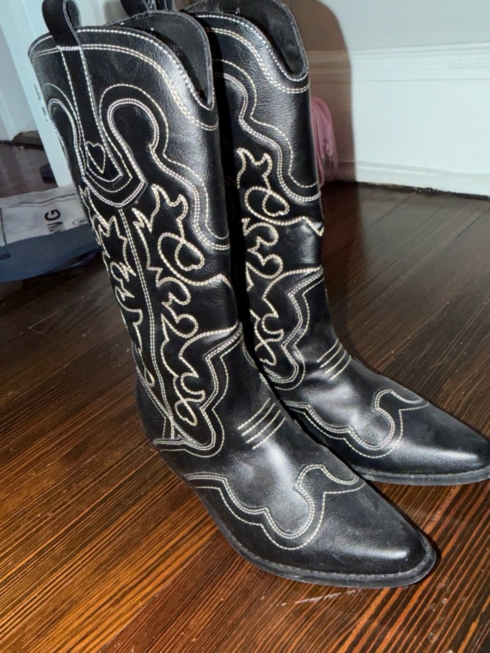 Black Embroidered Western Knee-High Boots - Fashionable Pointed Toe